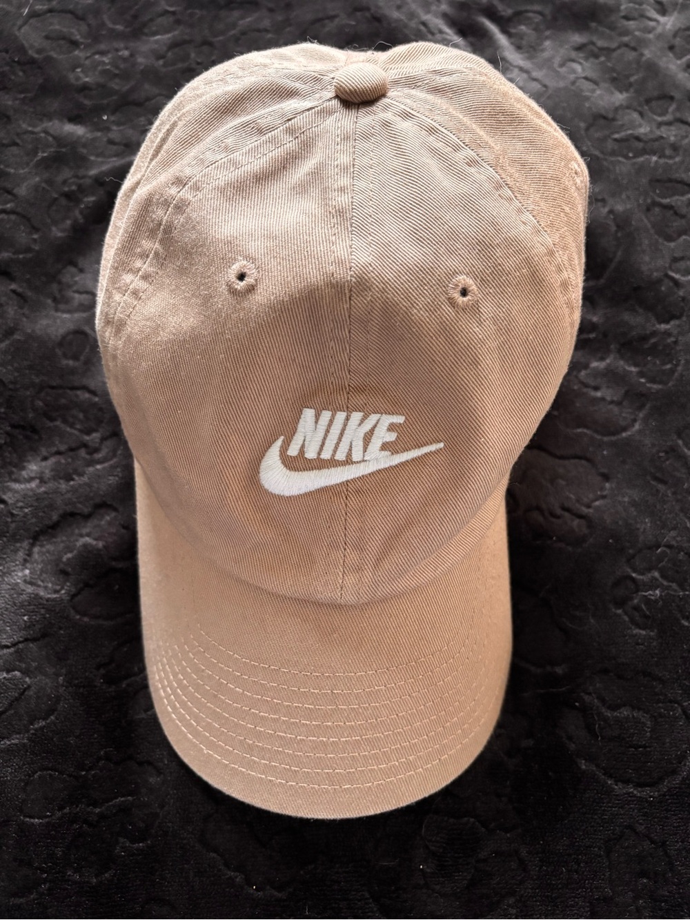 Nike Men’s Beige Cap with White Swoosh